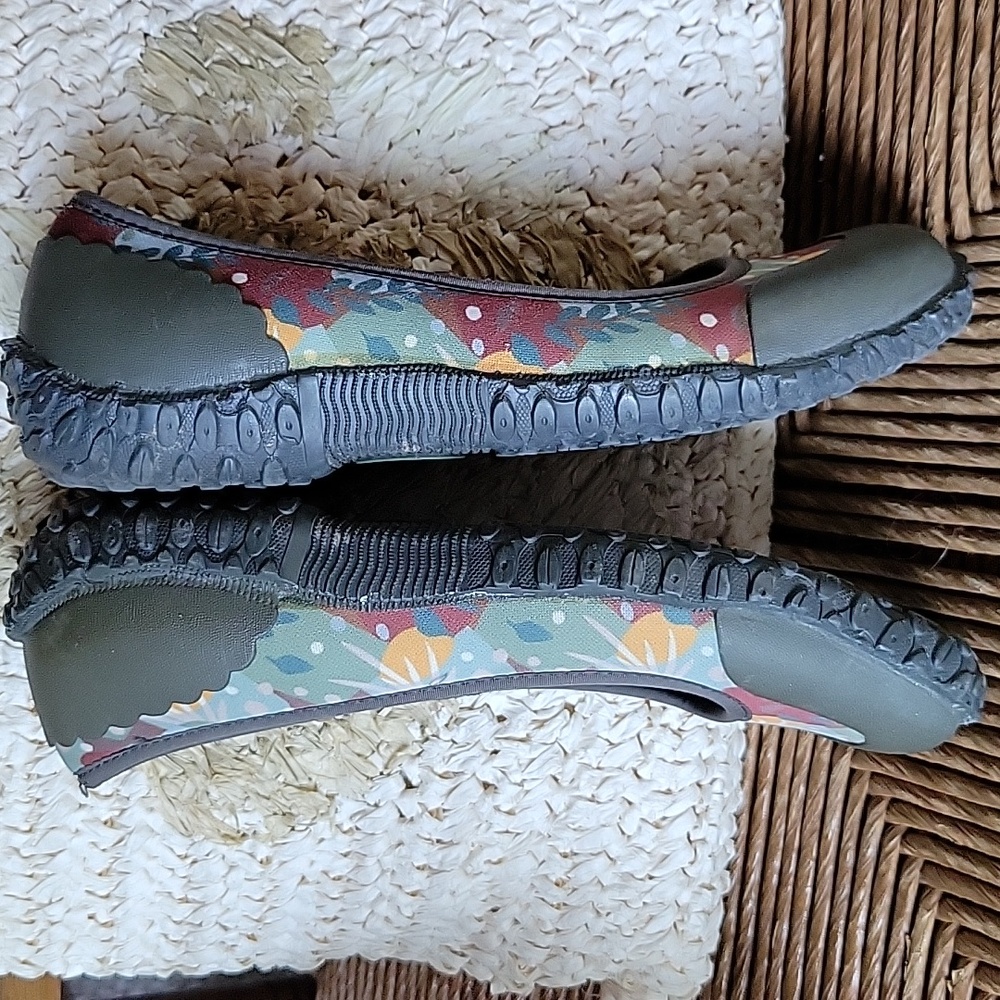 Muck mud/water shoes, multicolored, size 7 - Picture 6 of 12